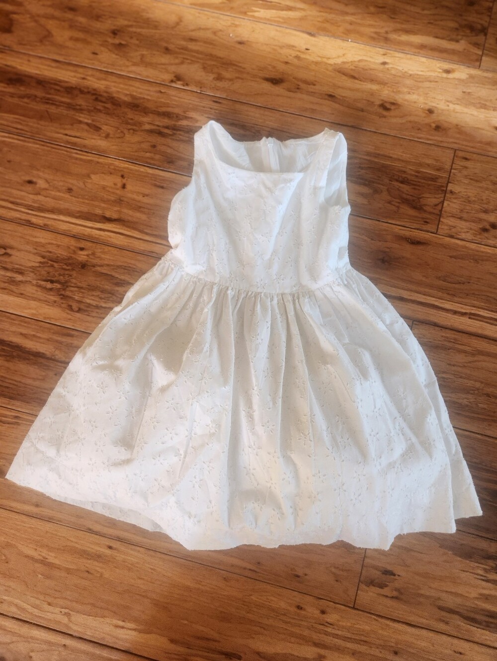 Monnalisa girl's white cotton broderie anglaise Girls 6T